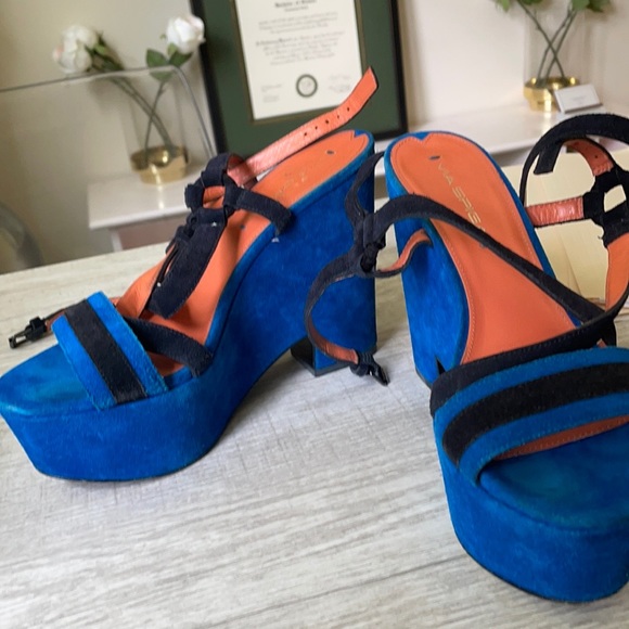 Bought used from poshmark 🌈 fun size 7 platforms - Picture 2 of 2